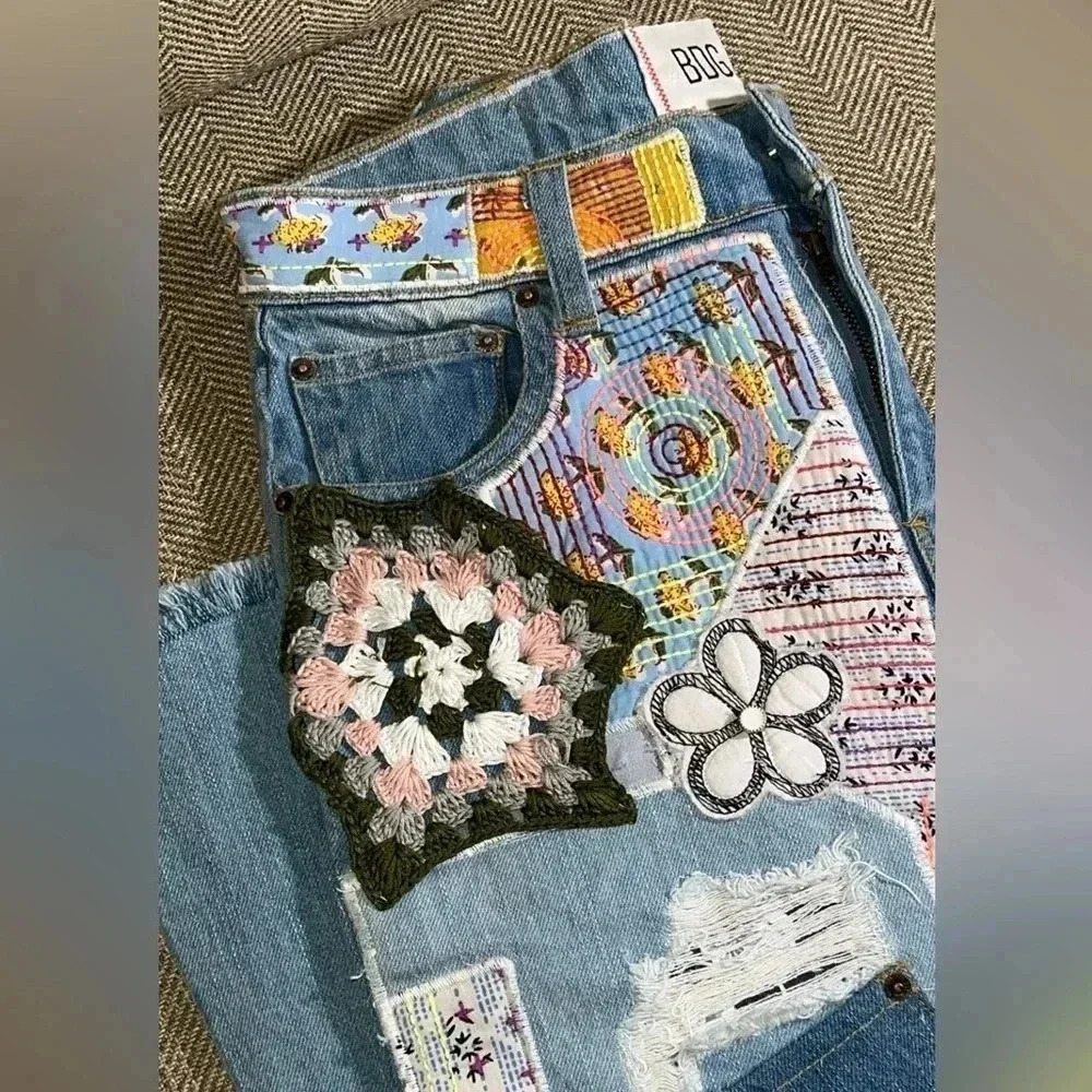 NWT $129 URBAN OUTFITTERS BDG WOMEN’S EMBROIDERED DENIM MEDI SIZE 27 - Picture 3 of 14